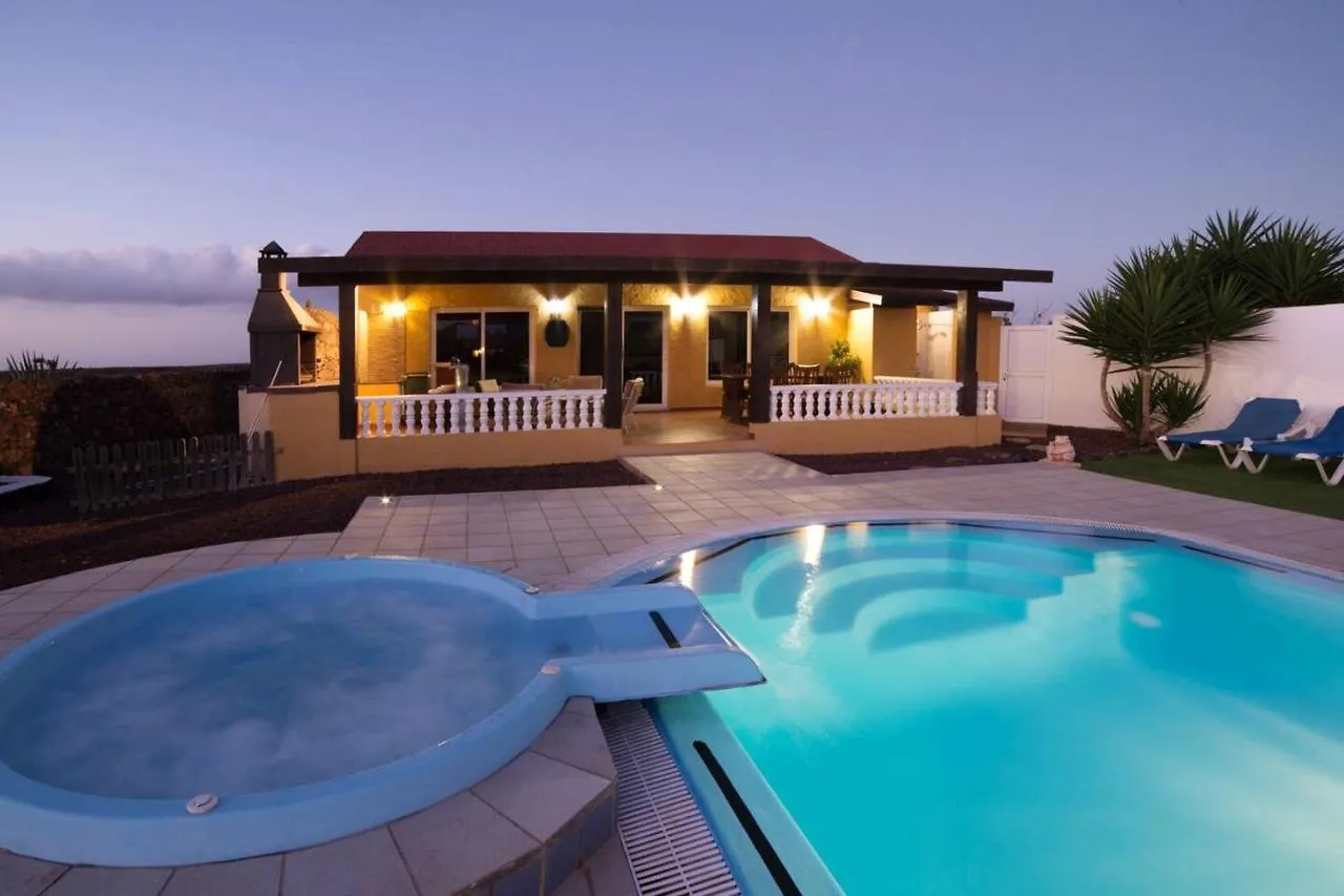 Charming Villa With Sea View In El Roque, Private Pool Cotillo