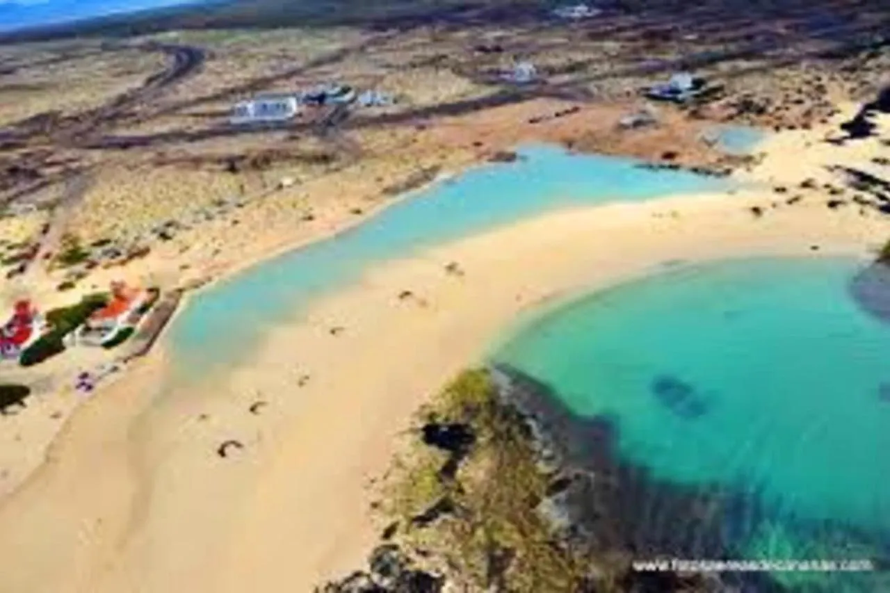 Charming Villa With Sea View In El Roque, Private Pool Cotillo